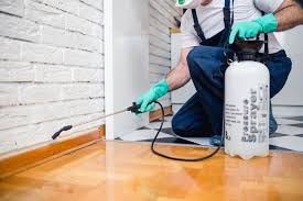 Best Commercial Pest Control  in Menomonee Falls, WI